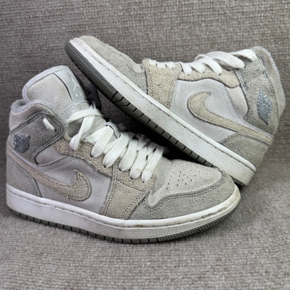 Jordan 1 Mid‎ Womens 7.5 Grey Suede DO7139-002 High Top Sneakers
